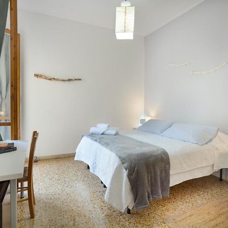 Room San Frediano Firenze Bagian luar foto